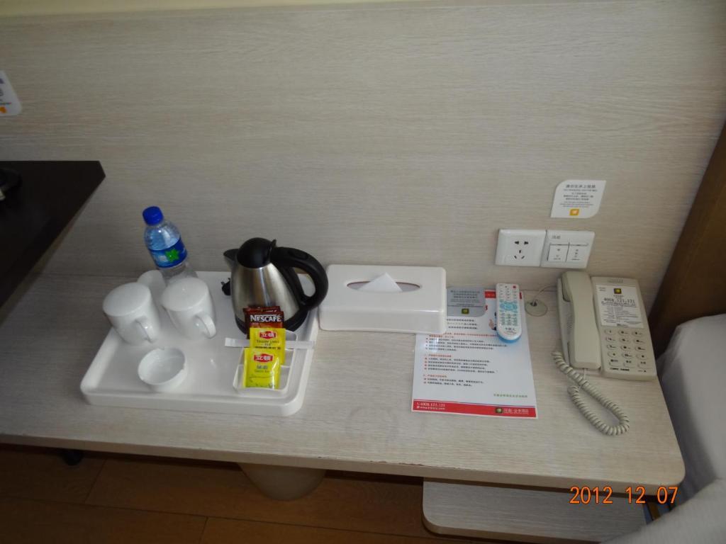 Donghua Hotel Pekin Zewnętrze zdjęcie